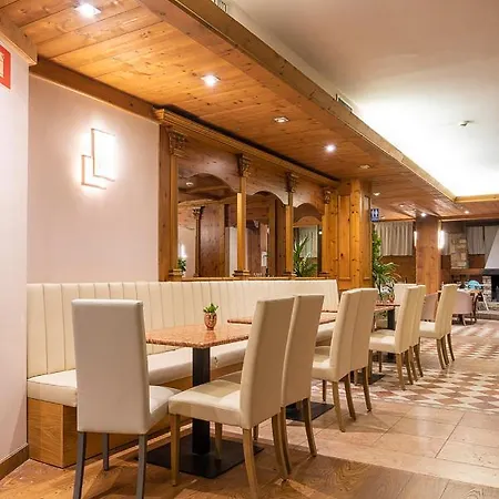 酒店 高尔夫卡黛露利维酒店 4*